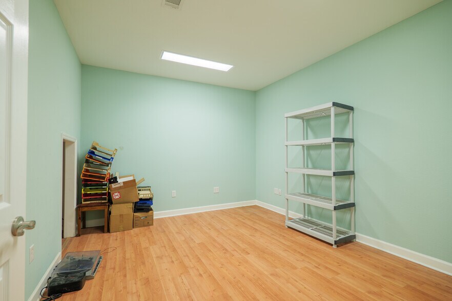 More Photos Of 450 W Highway 64, Lakeland Warehouse For Lease