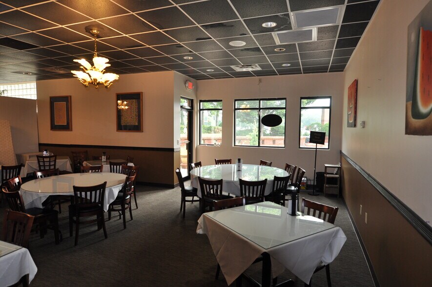 More Photos Of 5370 Peachtree Industrial Blvd, Norcross Restaurant For Sale