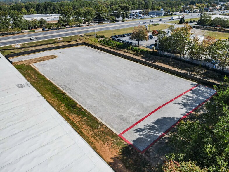 More Photos Of 401 Thornton Rd, Lithia Springs Distribution For Sale