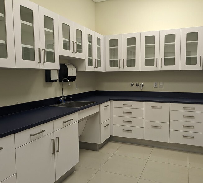 More Photos Of 2839 Carlisle Blvd NE, Albuquerque Freestanding For Sale