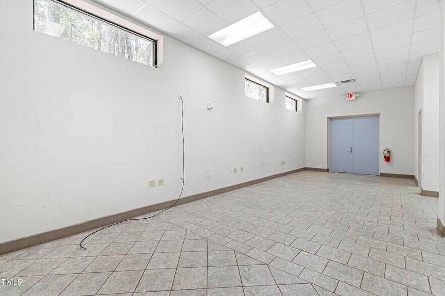 More Photos Of 5706 Chapel Hill Rd, Raleigh Office Residential For Lease