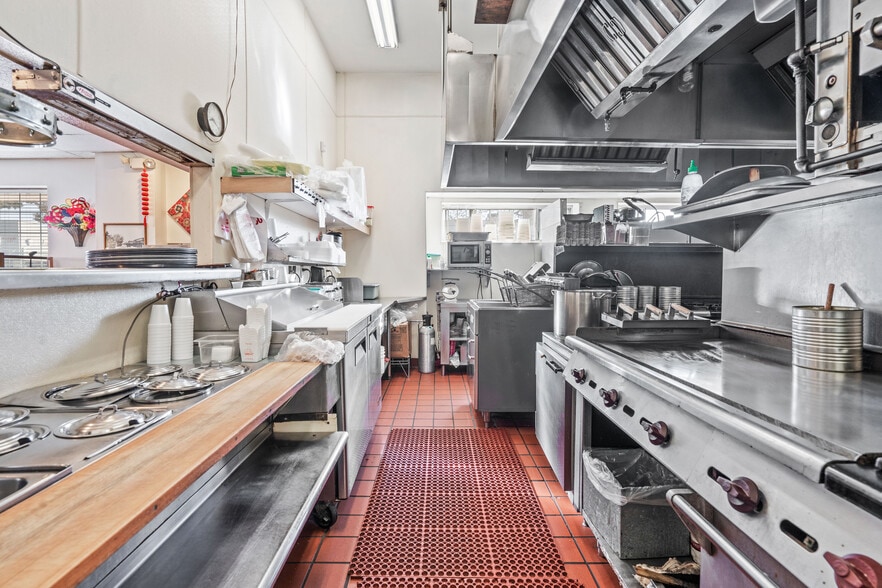 More Photos Of 116 W Ramsey St, Banning Restaurant For Sale