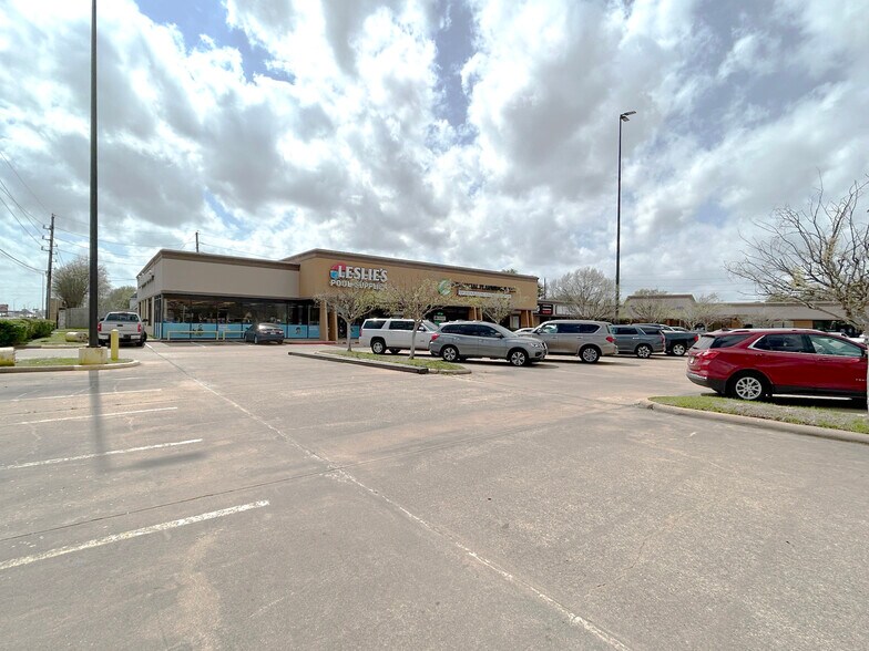More Photos Of 6700-6890 S Hwy 6, Houston Unknown For Lease