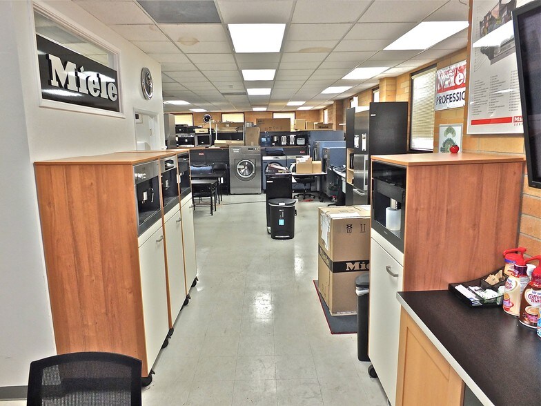 More Photos Of 1982-1984 Obispo Ave, Signal Hill Office For Sale