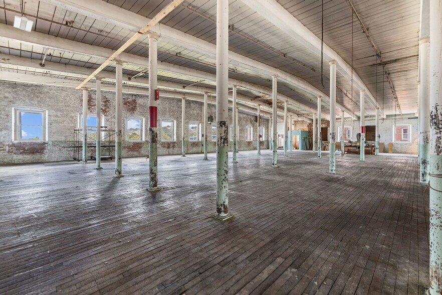 More Photos Of 28 Anawan St, Fall River Manufacturing For Sale