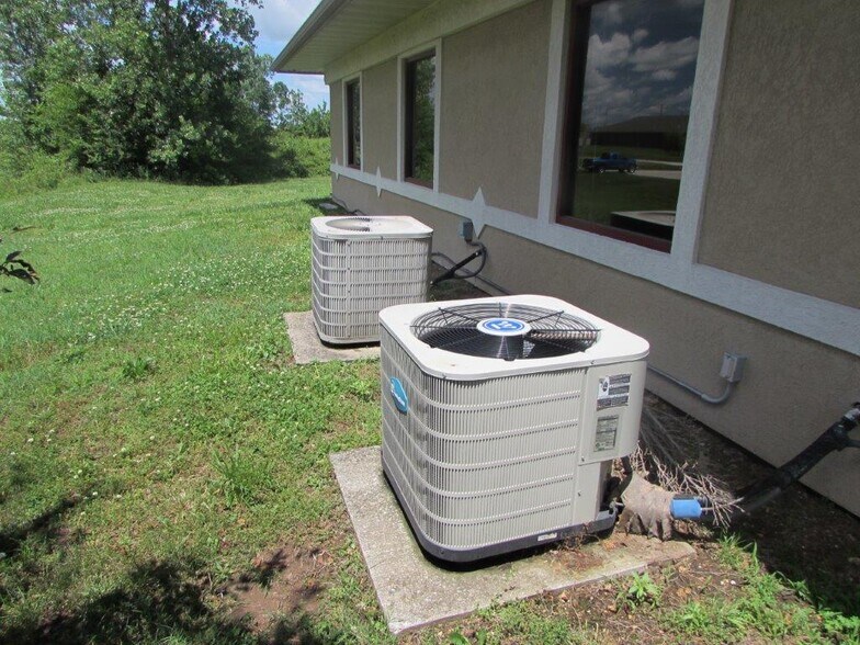 More Photos Of 2709 W 13th St, Joplin Medical For Sale