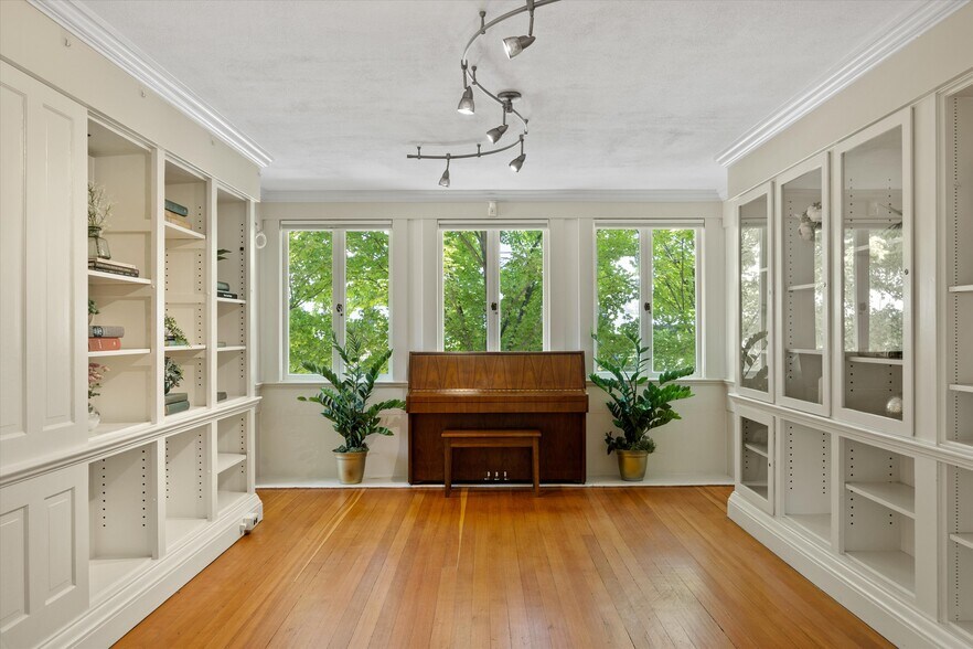 More Photos Of 909 Jefferson St, Red Bluff Specialty For Sale
