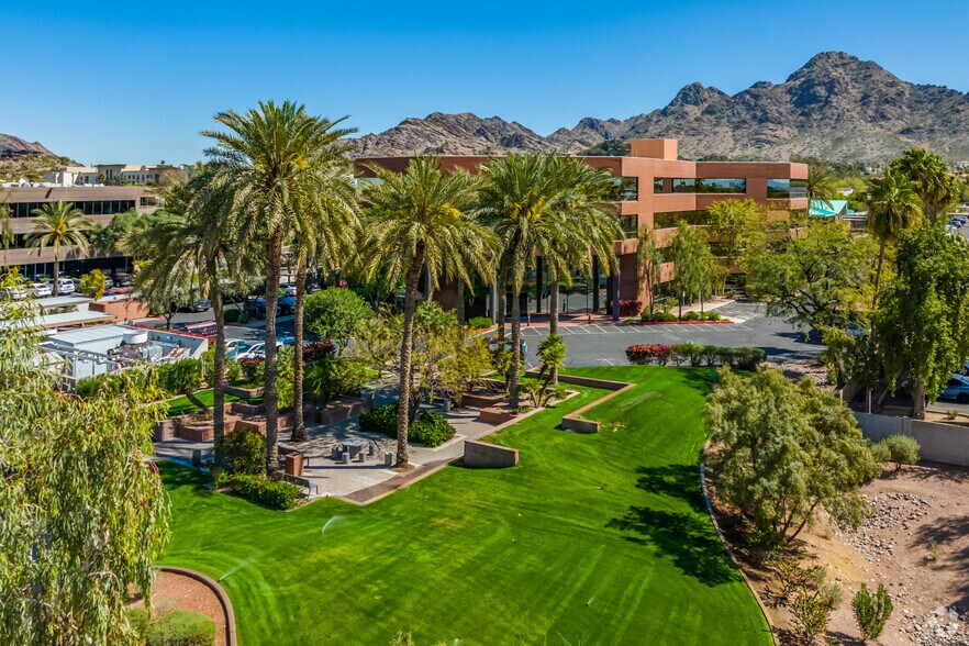 More Photos Of 7250 N 16th St, Phoenix Office For Sale