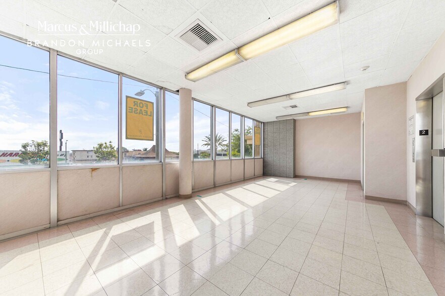 More Photos Of 13543-13545 Hawthorne Blvd, Hawthorne Loft Creative Space For Sale