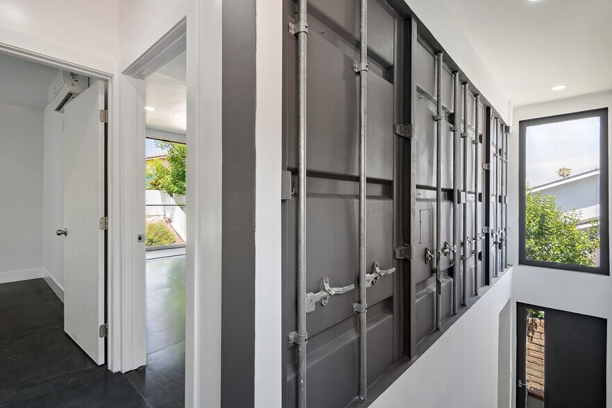 More Photos Of 7501 Linley Ln, Canoga Park Specialty For Sale