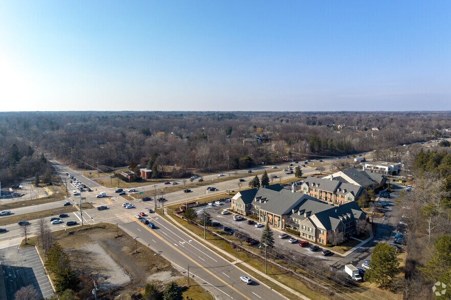 More Photos Of 31000 Telegraph Rd, Bingham Farms Medical For Lease