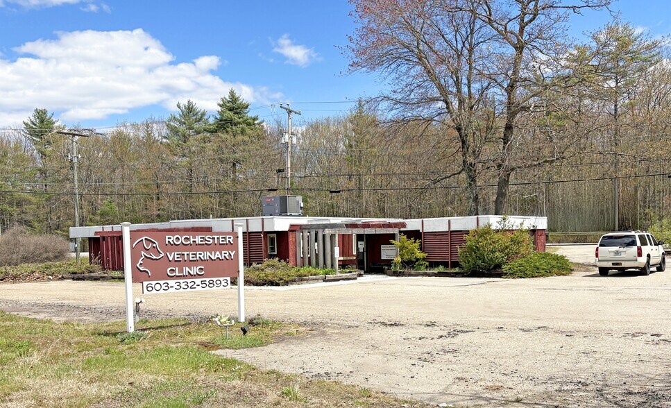 Primary Photo Of 438 Gonic Rd, Rochester Veterinarian Kennel For Sale