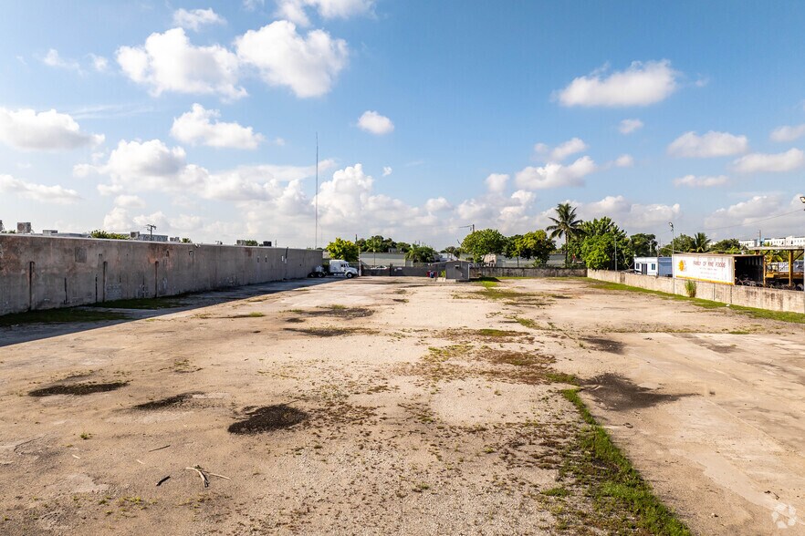 More Photos Of 2111 NW 141st St, Opa Locka Land For Lease