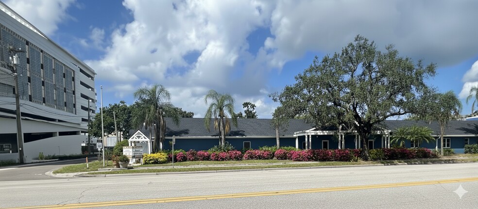 More Photos Of 1428 S Tamiami Trl, Sarasota Medical For Lease
