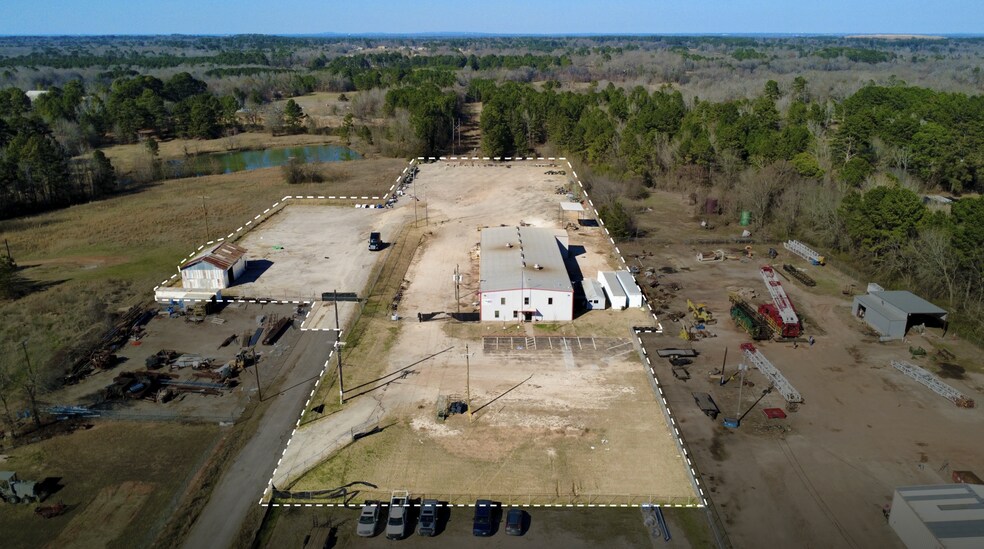 More Photos Of 2103 E SH 31, Kilgore Warehouse For Lease