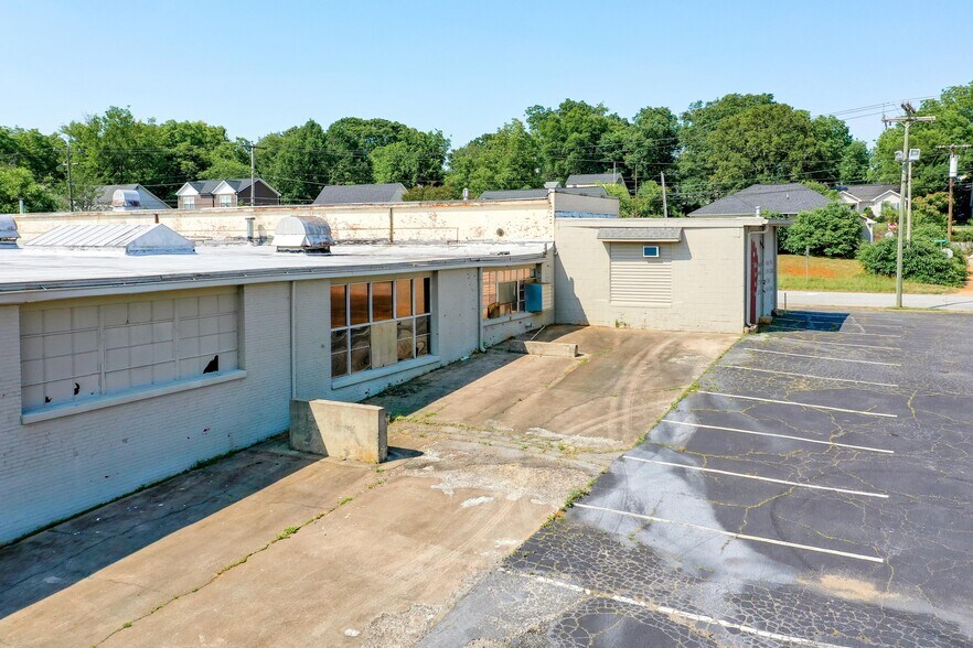 More Photos Of 1505 Buncombe Rd, Greenville Distribution For Sale