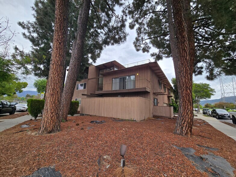 More Photos Of 3650 W Clark Ave, Burbank Multifamily For Sale