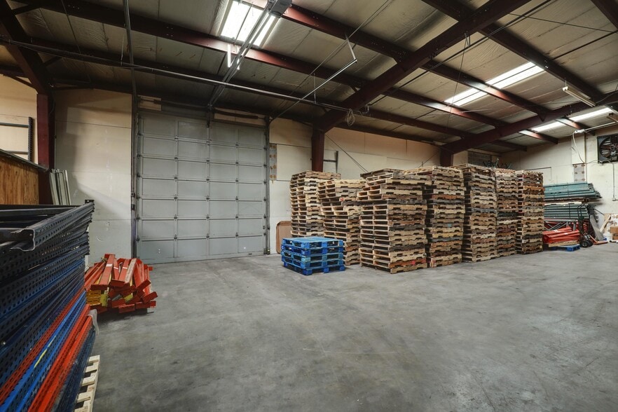 More Photos Of 627 5th St, Quincy Industrial For Sale