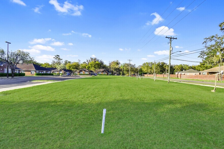 More Photos Of 3890 Dunn Ave, Jacksonville Office For Sale