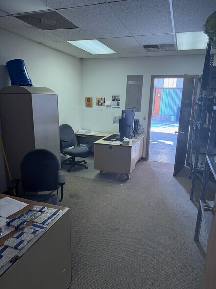 More Photos Of 300 Matthews Ln, Sikeston Flex For Lease