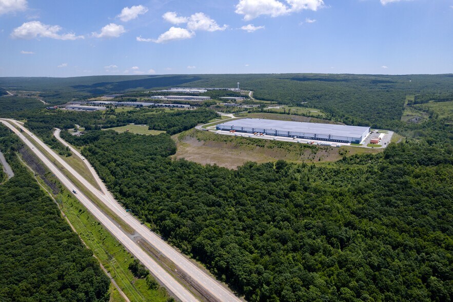 More Photos Of 1350 Moosic Lake Rd, Jessup Distribution For Lease