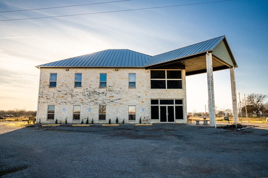 More Photos Of 8475 County Road 156, Kaufman Office For Sale
