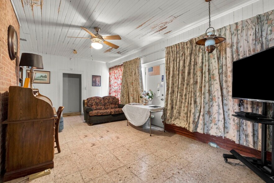 More Photos Of 4130 Aina Ln, San Antonio General Retail For Sale