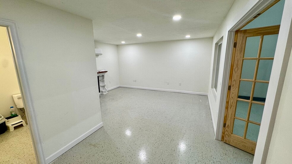 More Photos Of 308 W State Highway 152, Mustang Light Distribution For Lease