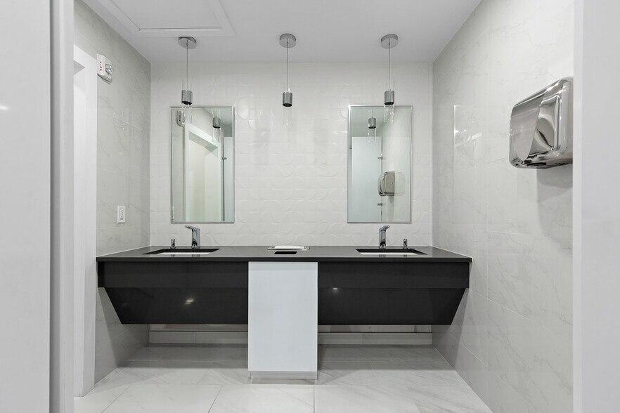 More Photos Of 1100 Northpoint Pky, West Palm Beach Office For Lease