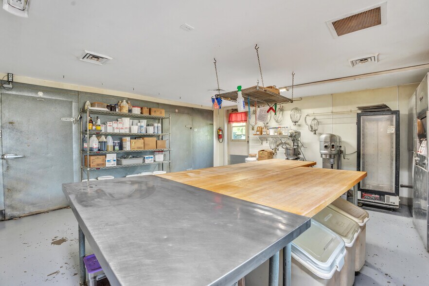 More Photos Of 7778 Highway 42, Egg Harbor Restaurant For Sale