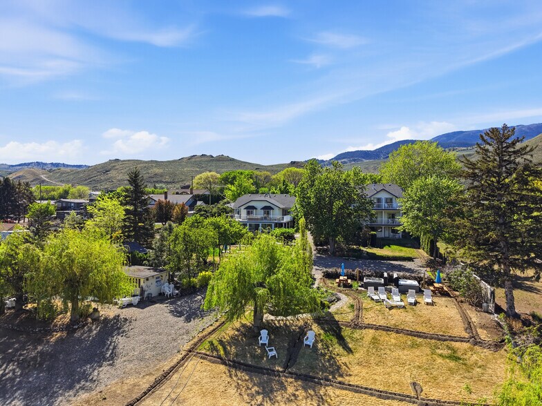 More Photos Of 7001 Savona Access Rd, Thompson-Nicola Hotel For Sale