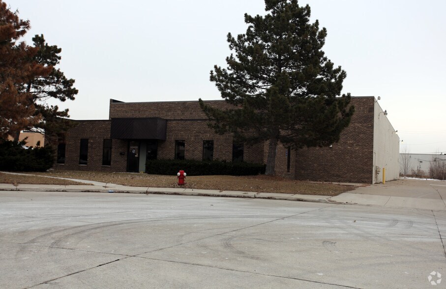 Primary Photo Of 32390-32400 Howard Ave, Madison Heights Warehouse For Lease