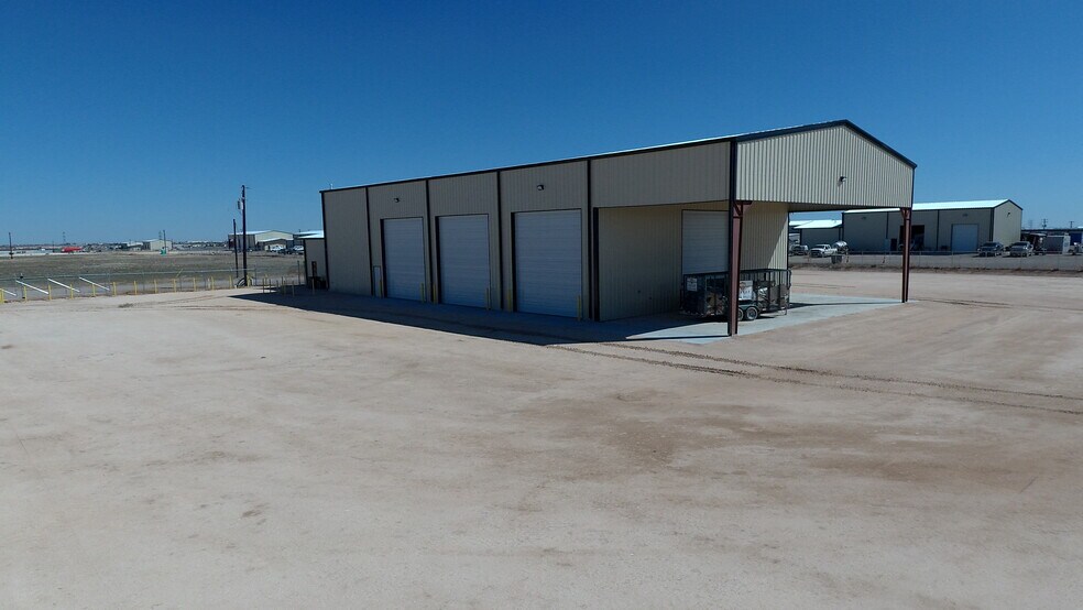 More Photos Of 1508 County Road 1105, Midland Warehouse For Lease