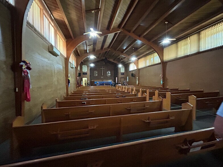 More Photos Of 101 W Clinton Ave, Fresno Specialty For Sale