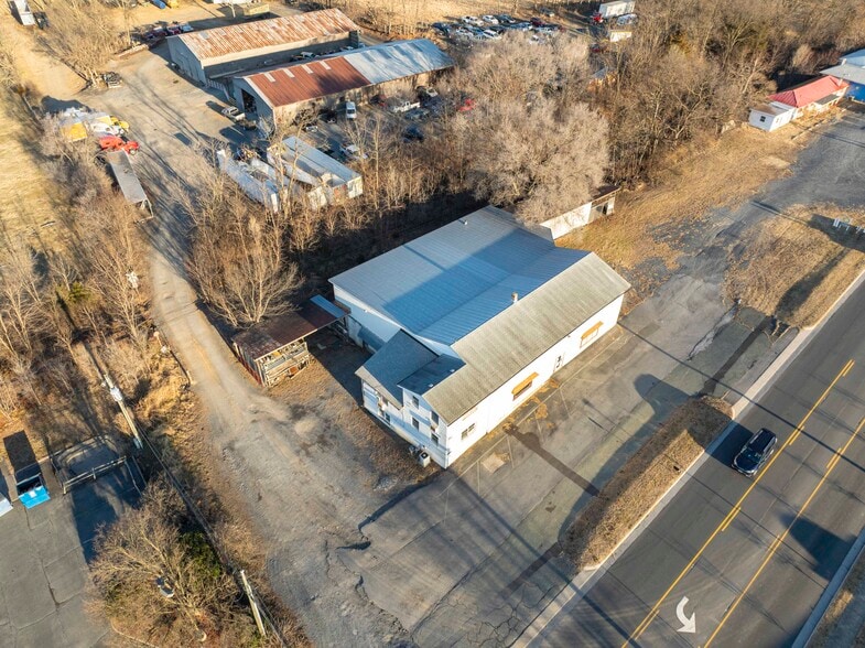 More Photos Of 659 N Main St, Woodstock Mixed Retail For Sale