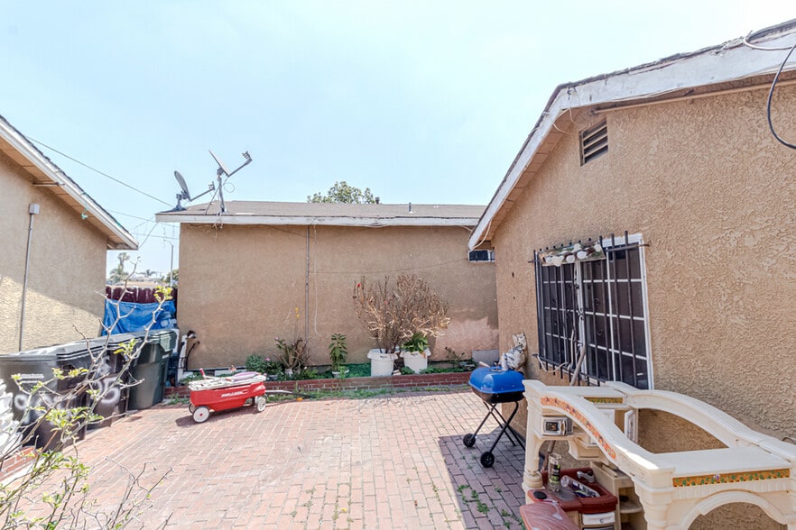 More Photos Of 7901 Eastern Ave, Bell Gardens Storefront Retail Residential For Sale