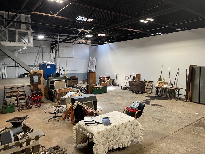 More Photos Of 9 Lambert Ave, Cumberland Industrial For Sale