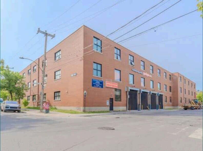 More Photos Of 6674 Av De L'esplanade, Montréal Industrial For Lease