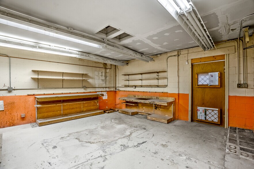 More Photos Of 20 Arroyo Cuyamungue Rd, Santa Fe Warehouse For Sale