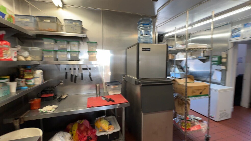 Primary Photo Of 14362 Telegraph Rd, Whittier Fast Food For Lease