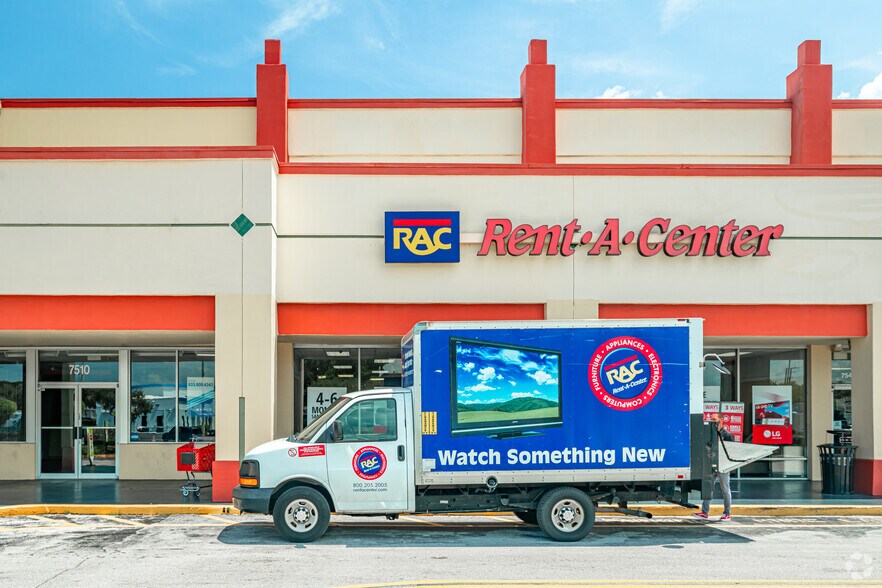 More Photos Of 7388-7562 W Commercial Blvd, Lauderhill General Retail For Lease