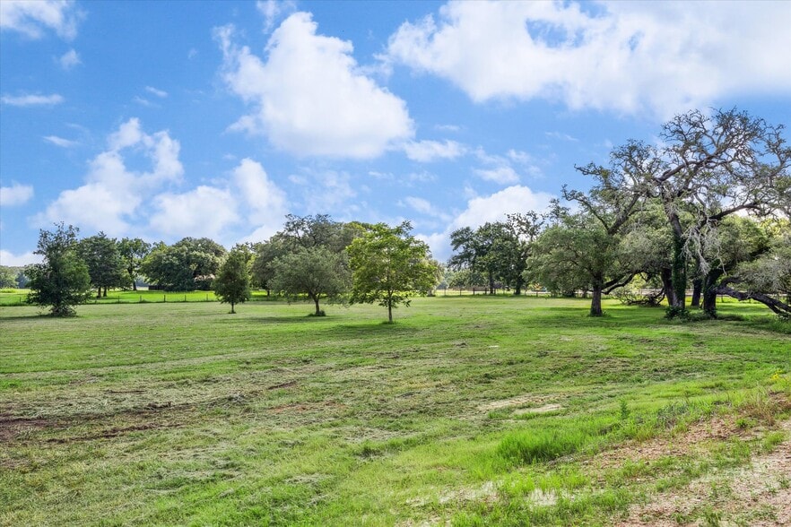 More Photos Of 1286 State Hwy 237 Hwy, Round Top Flex For Sale