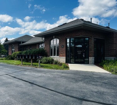 More Photos Of 26422 Oakridge Dr, Waterford Office For Sale