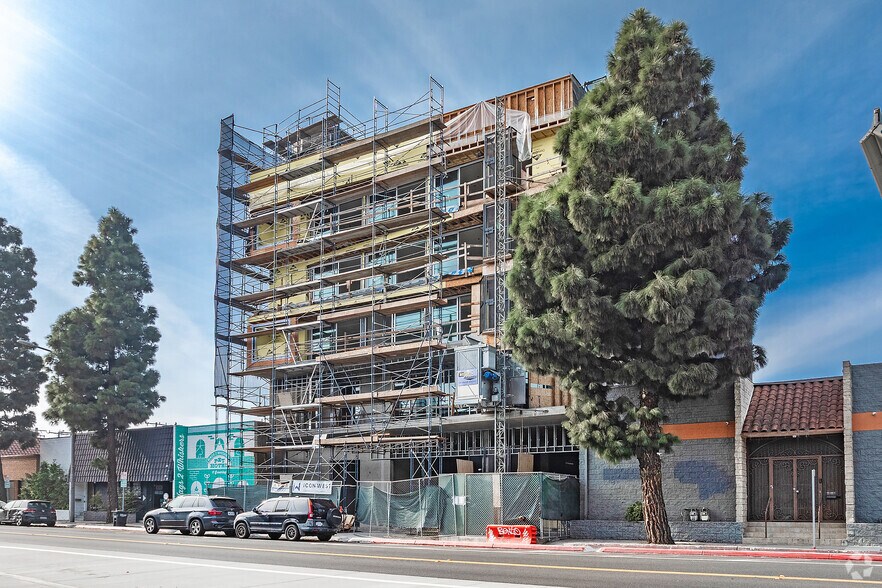More Photos Of 3727 Robertson Blvd, Culver City Apartments For Lease