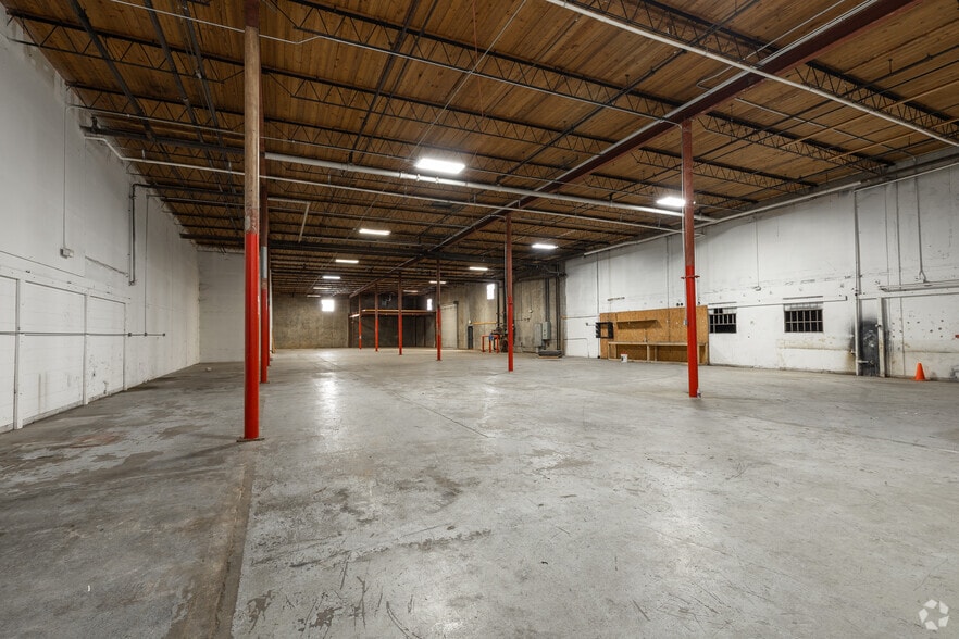 More Photos Of 3404 Moffett Rd, Mobile Distribution For Lease
