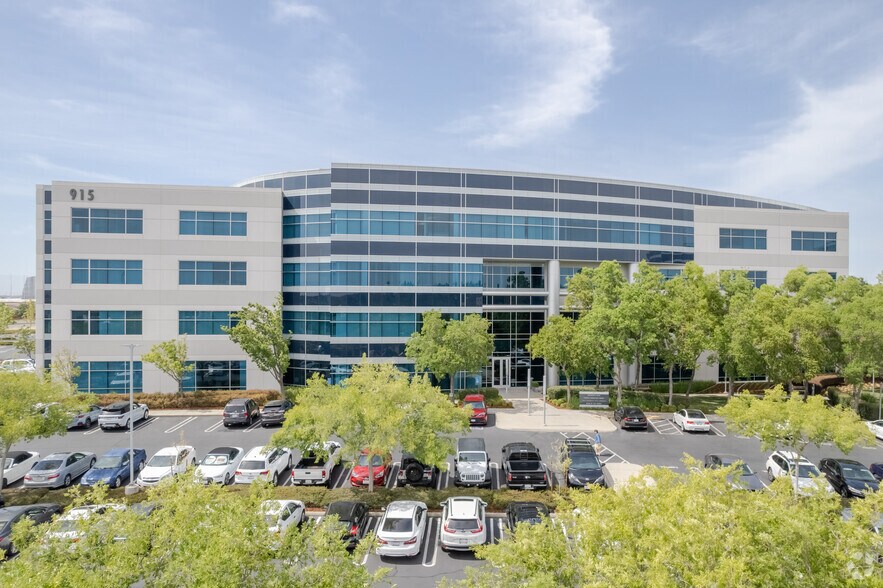 More Photos Of 915 Highland Pointe Dr, Roseville Coworking Space