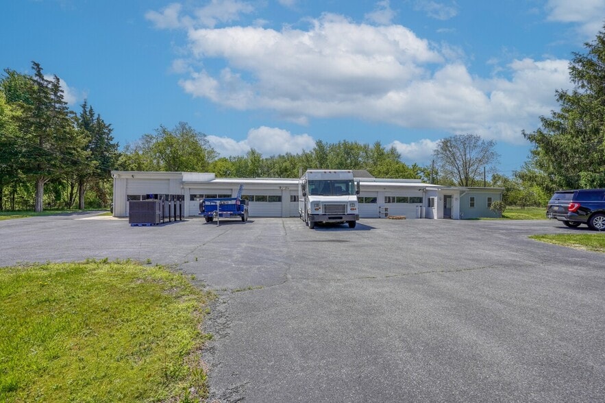 More Photos Of 1600-1624 N Little Creek Rd, Dover Warehouse For Sale