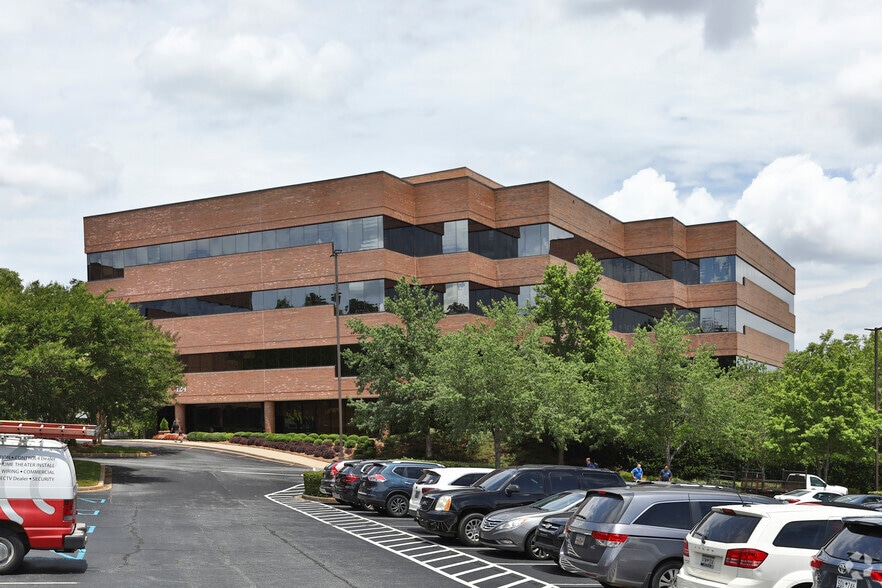 More Photos Of 124 Verdae Blvd, Greenville Office For Lease