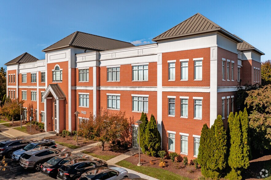 More Photos Of 19420 Golf Vista Plz, Leesburg Medical For Sale