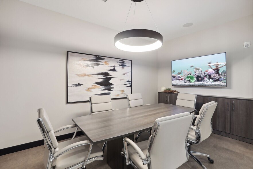 More Photos Of 275 Lake St, Wayzata Office Residential For Lease